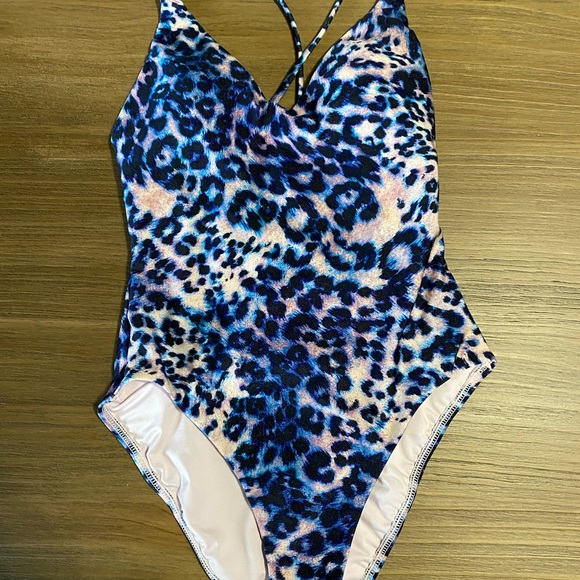 VS Swimsuit NWOT - Picture 2 of 5